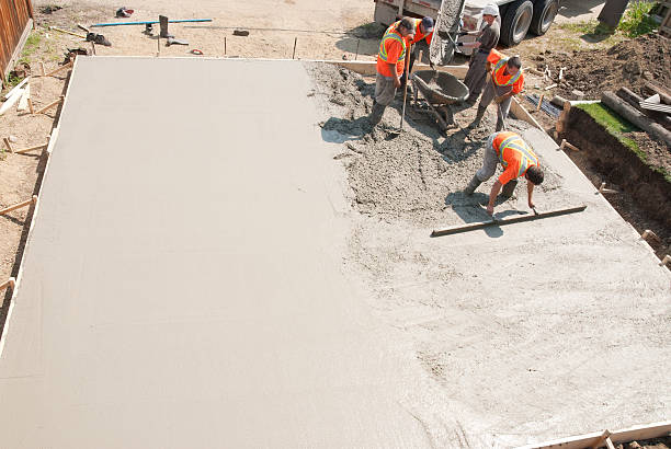 Best Commercial Concrete Services in Eulyptus Hills, CA